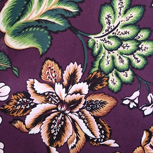 Ann Taylor floral blouse, size L - Picture 5 of 8